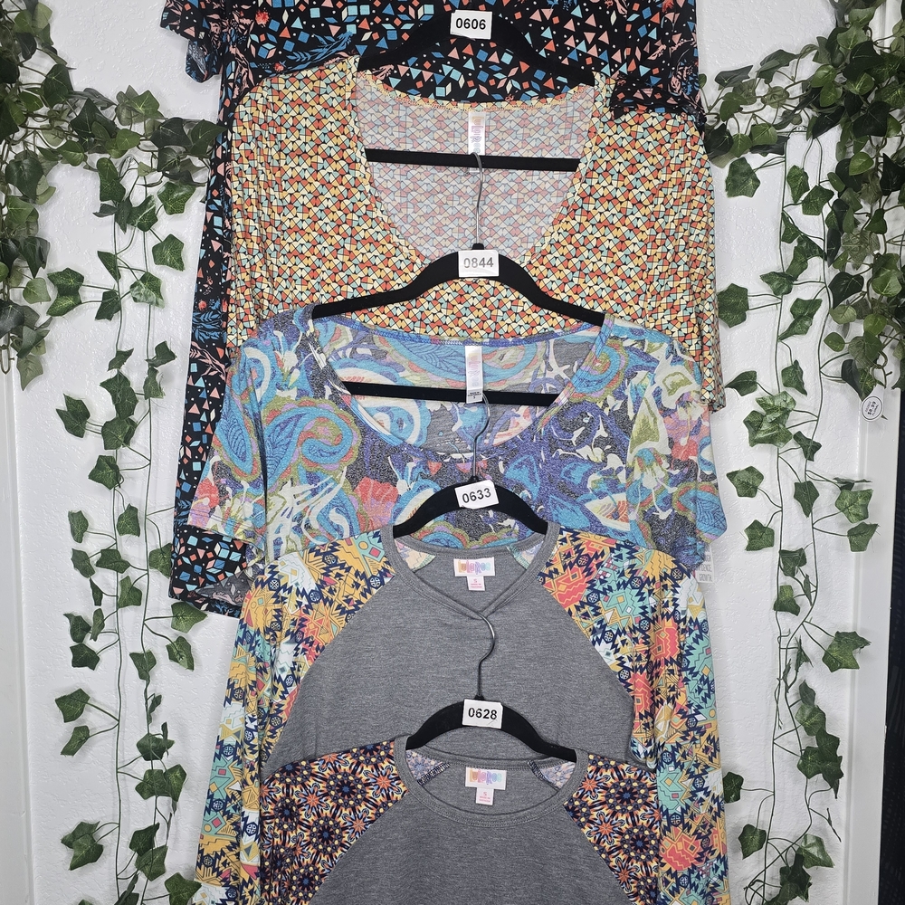 LuLaRoe (5) Short Sleeve Tops with Vibrant Patterns